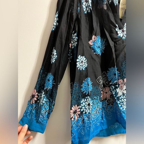 Ann Taylor Loft Black Blue Multi Color Floral Sheer Blouse Size Small Petite - Picture 4 of 10